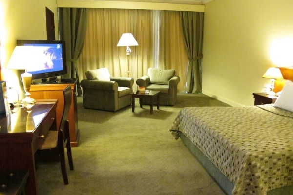 Grand Pyramids Hotel